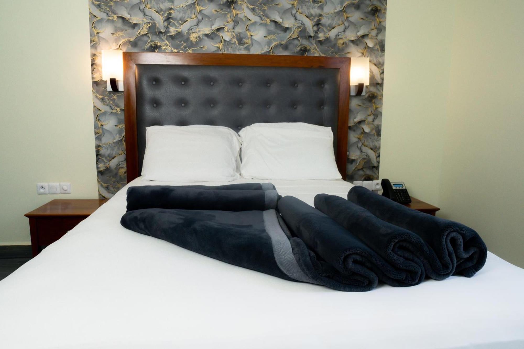 Cincinnati Hotel ยาอุนเด ภายนอก รูปภาพ