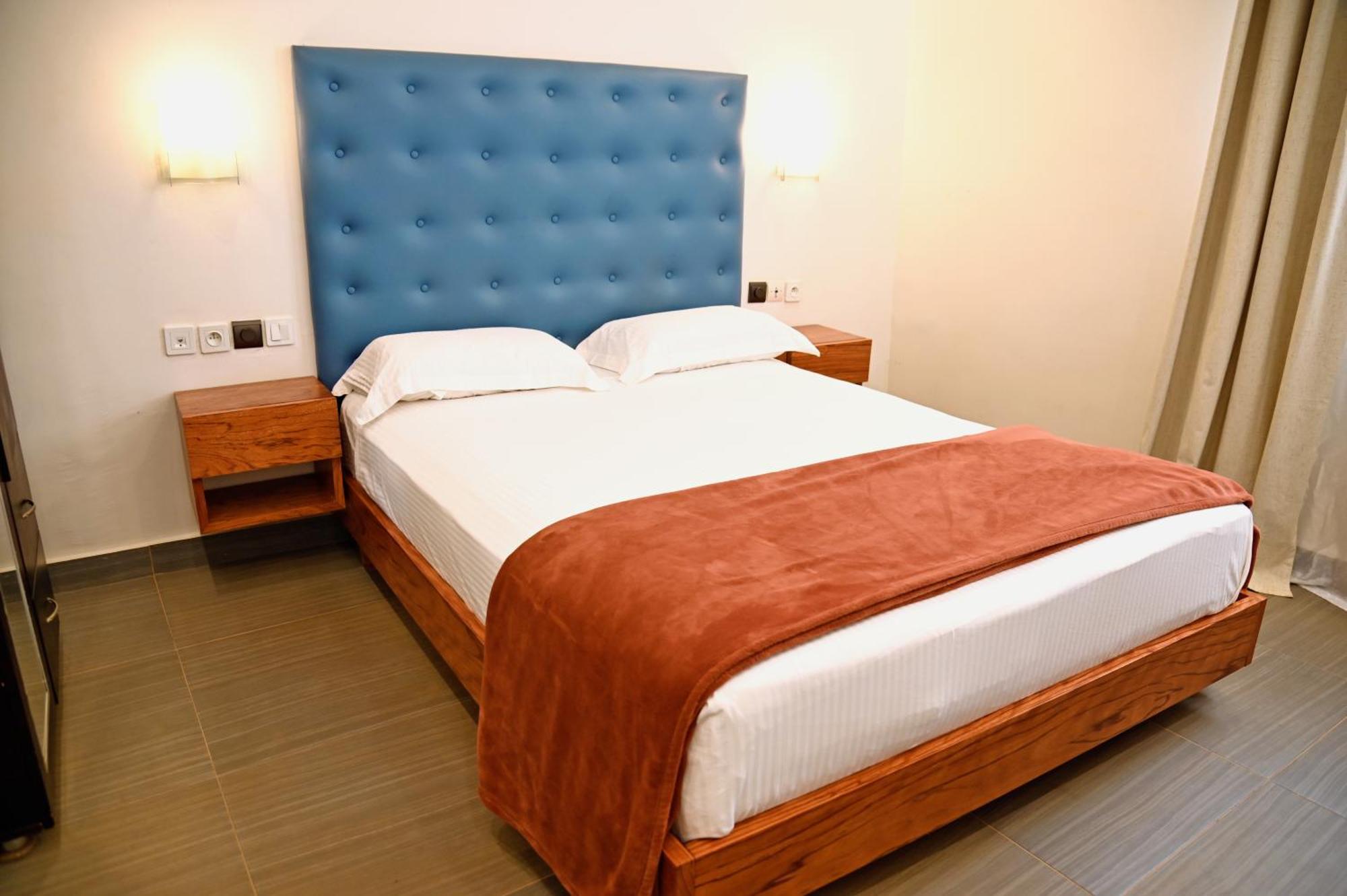 Cincinnati Hotel ยาอุนเด ภายนอก รูปภาพ